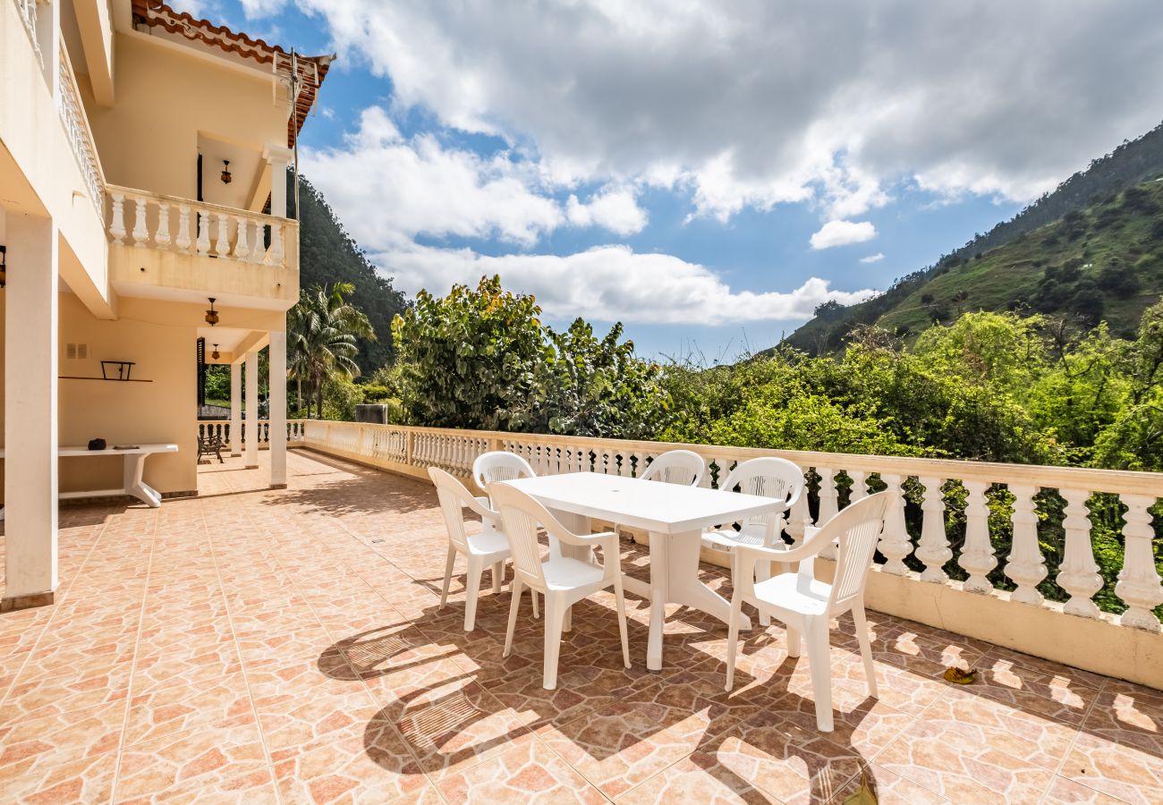 Casa em Ribeira Brava - Valley Nest by Zest and Guest