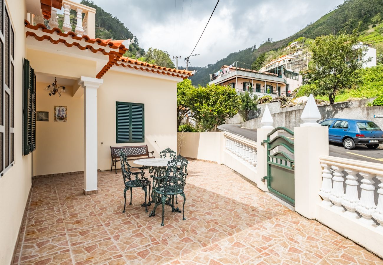 Casa em Ribeira Brava - Valley Nest by Zest and Guest