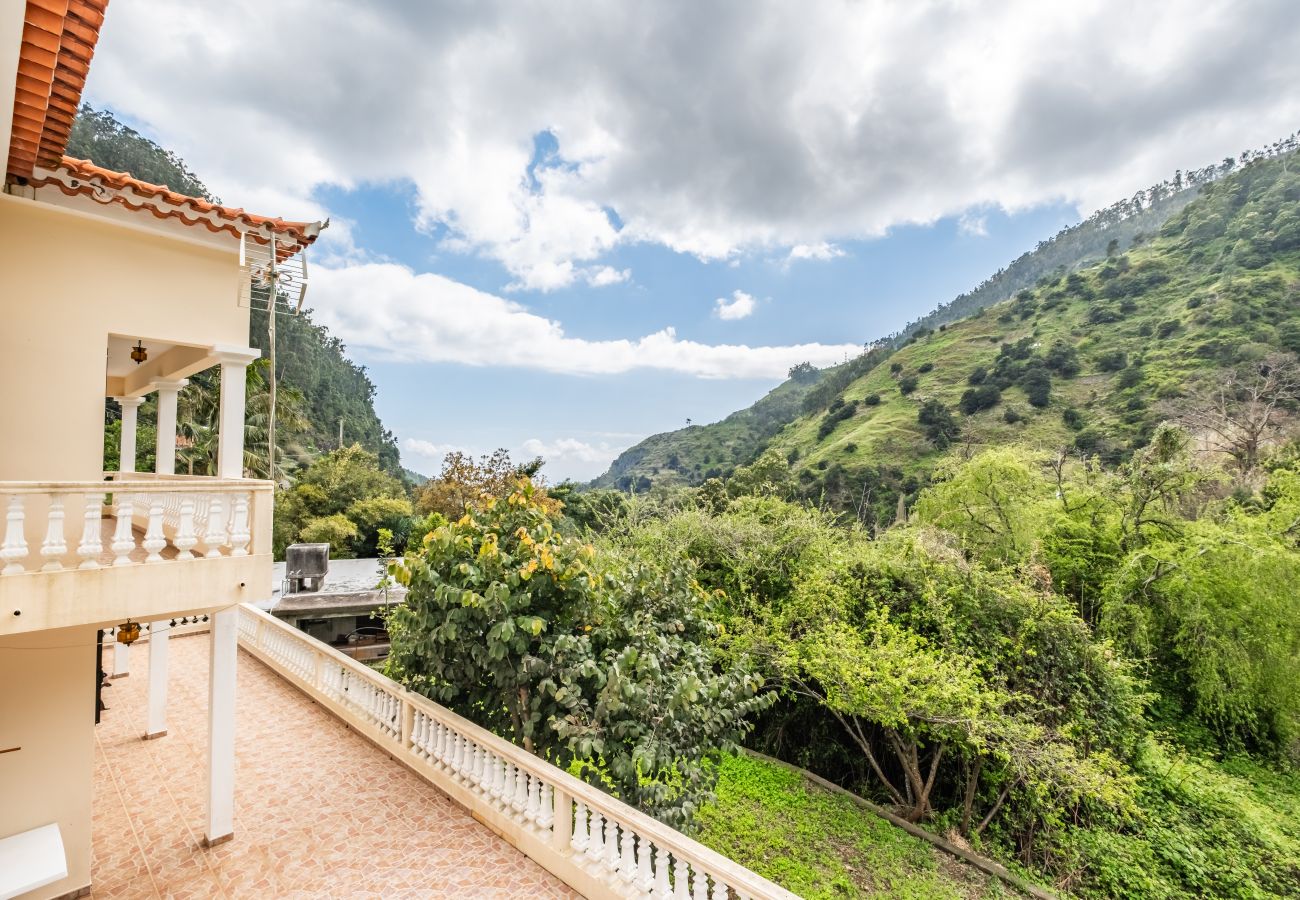 Casa em Ribeira Brava - Valley Nest by Zest and Guest