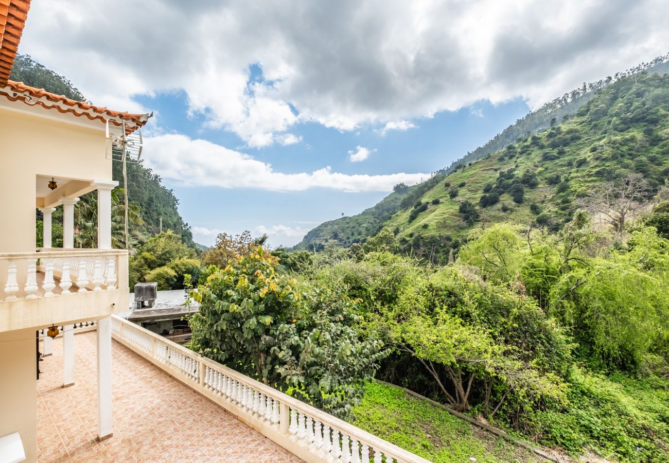 Casa em Ribeira Brava - Valley Nest by Zest and Guest