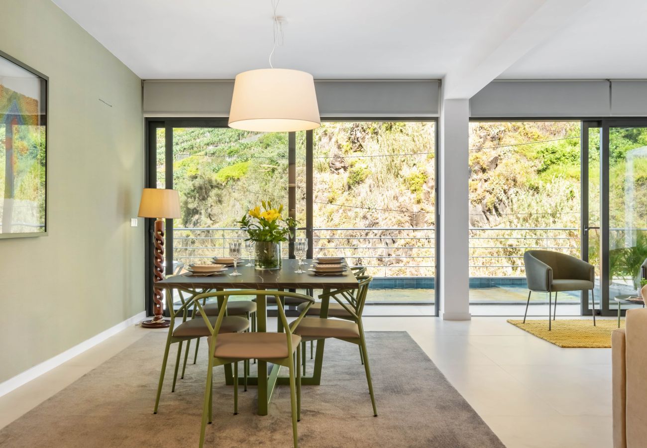 Villa em Ribeira Brava - Atlantic Pebble Villa