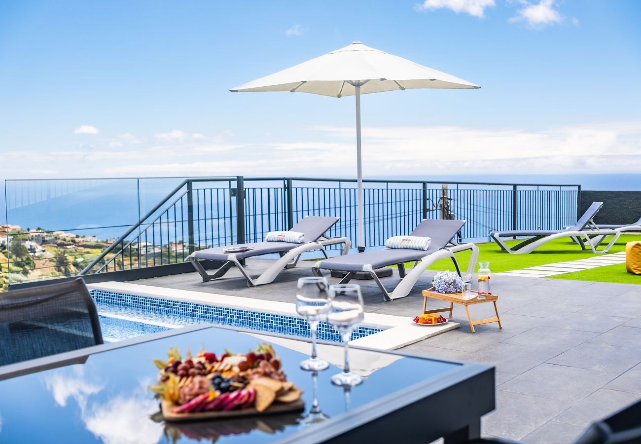 Apartamento em Calheta - Orinoco Sunset House II - Private Pool & Garden