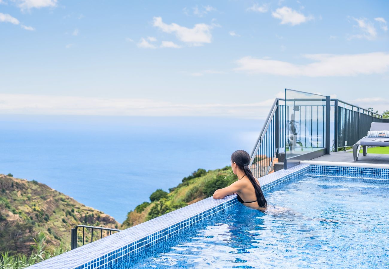 Apartamento em Calheta - Orinoco Sunset House II - Private Pool & Garden