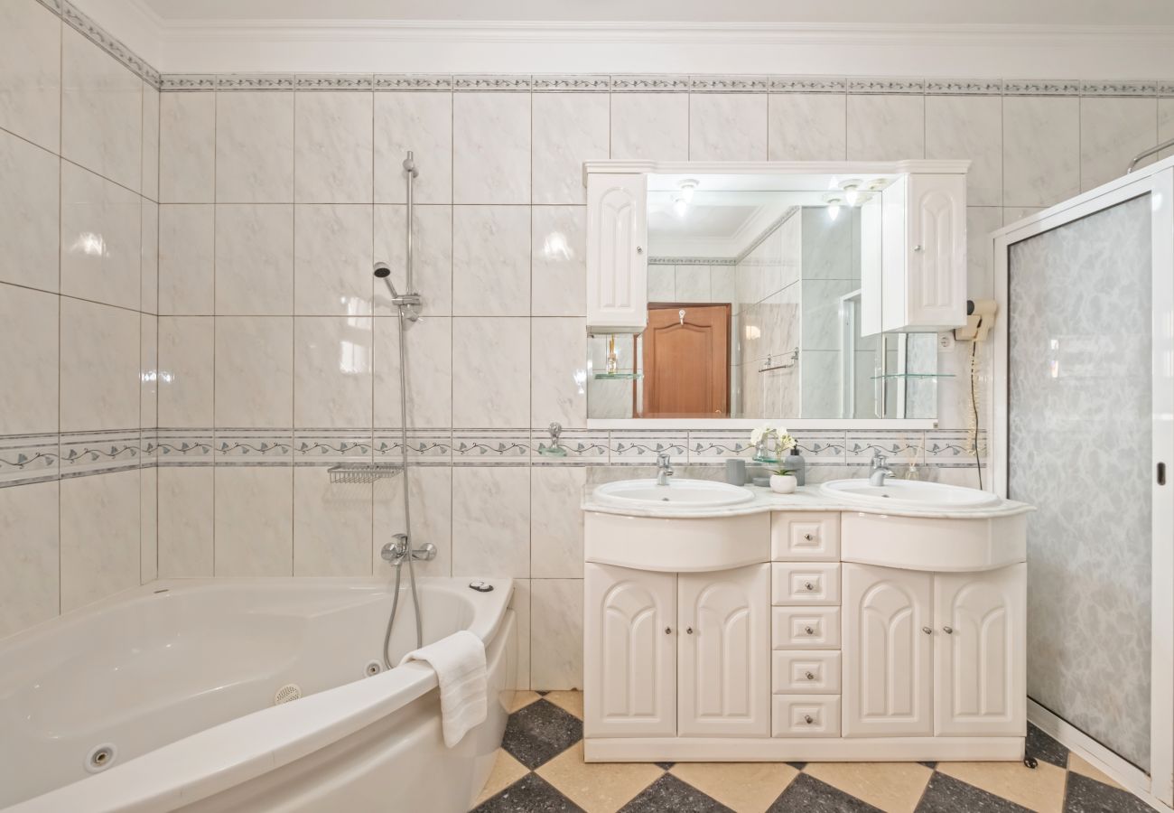 Apartamento em Câmara de Lobos - Ocean Hill View By Zest&Guest