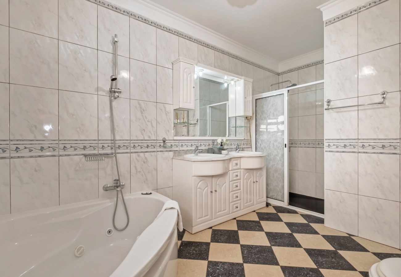Apartamento em Câmara de Lobos - Ocean Hill View By Zest&Guest