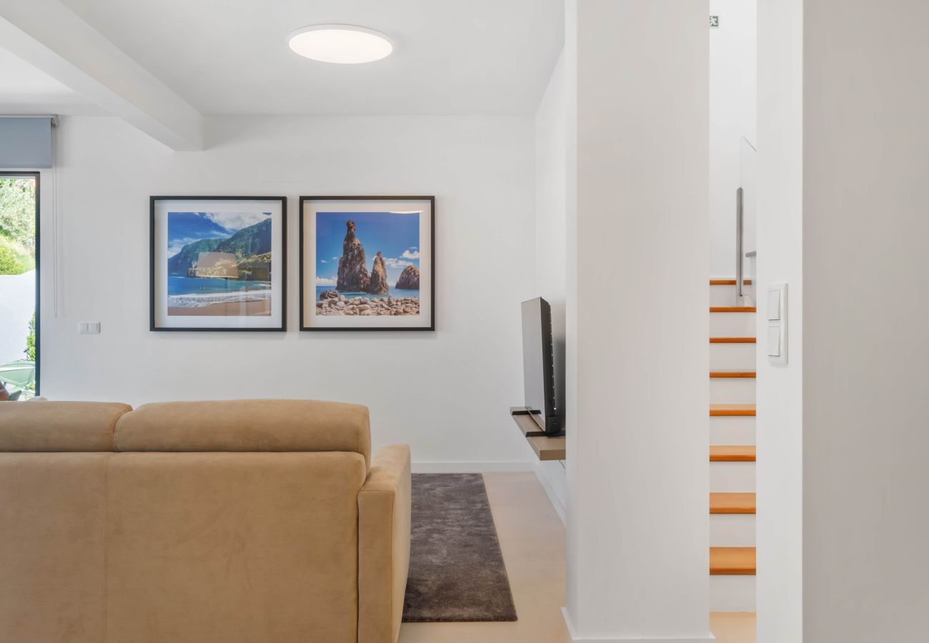 Villa in Ribeira Brava - Atlantic Pebble Villa