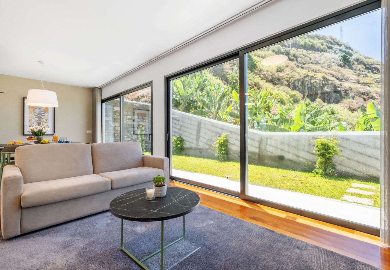 Villa in Ribeira Brava - Atlantic Pebble Villa