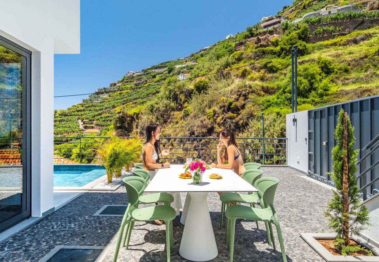 Villa in Ribeira Brava - Atlantic Pebble Villa