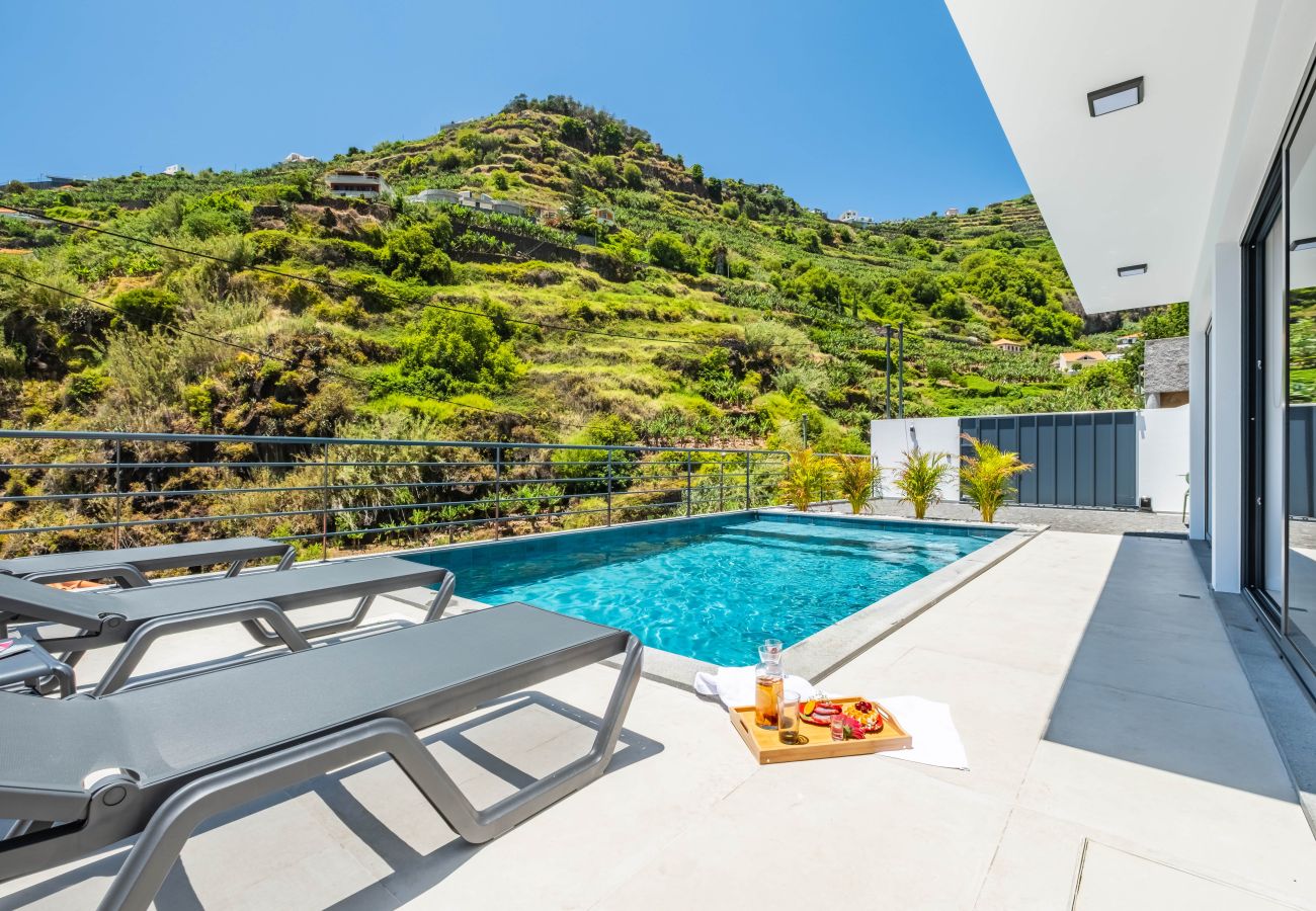 Villa in Ribeira Brava - Atlantic Pebble Villa