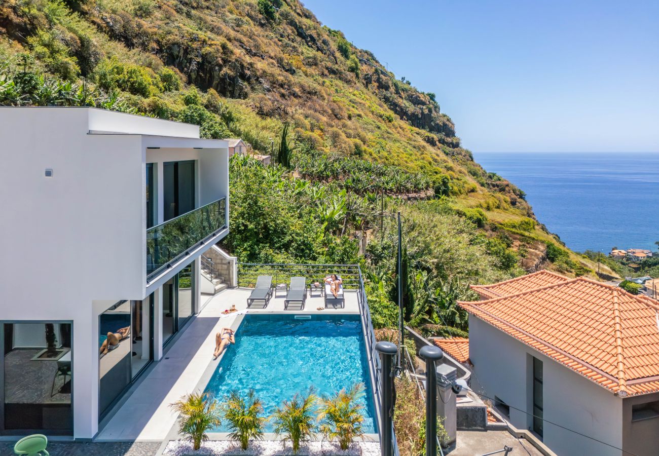 Villa in Ribeira Brava - Atlantic Pebble Villa