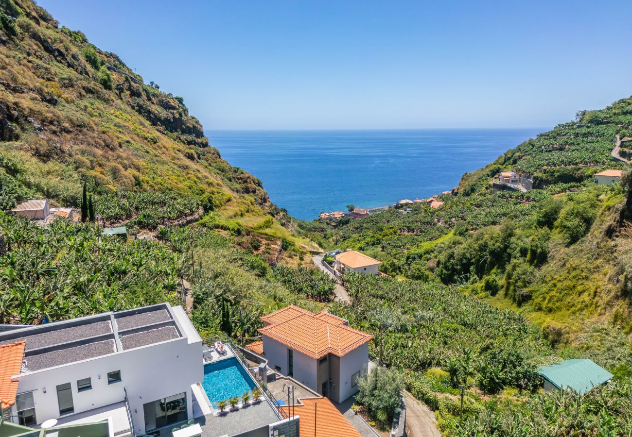 Villa in Ribeira Brava - Atlantic Pebble Villa