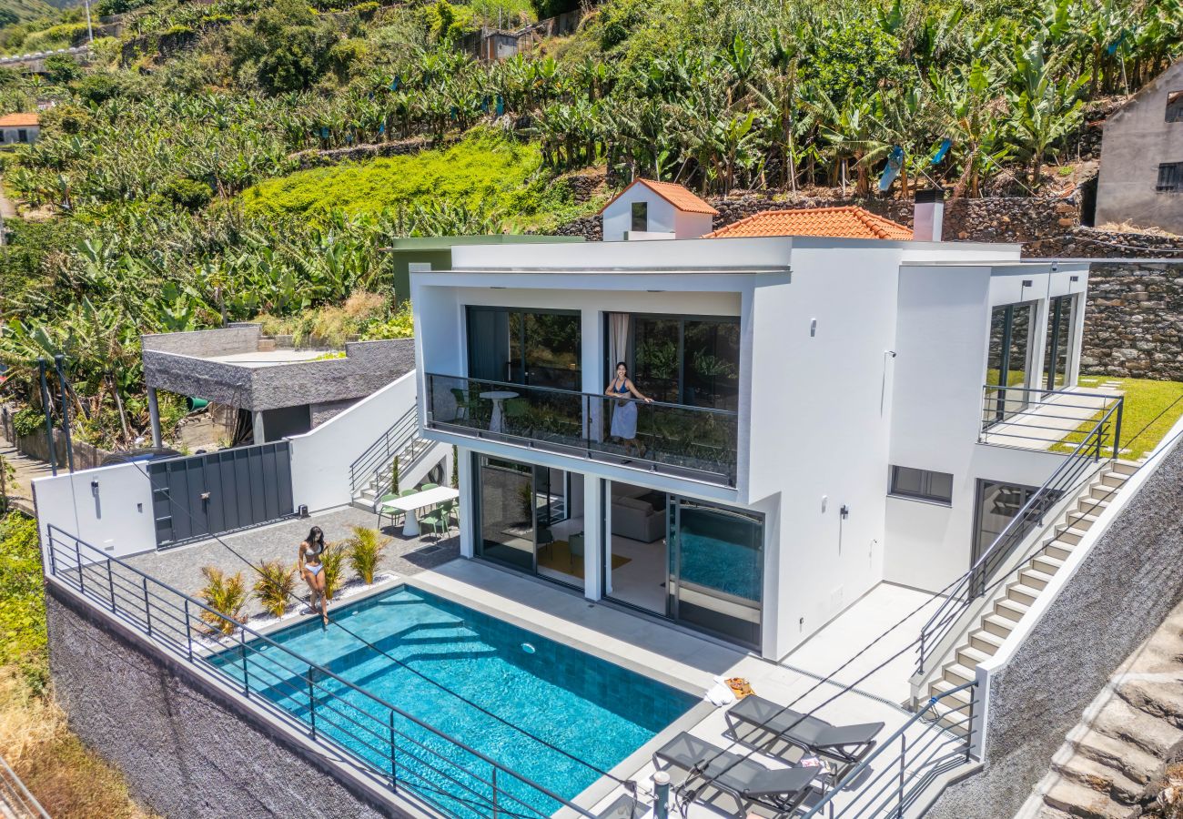 Villa in Ribeira Brava - Atlantic Pebble Villa